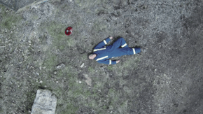 homme à terre sécurité des travailleurs isolés