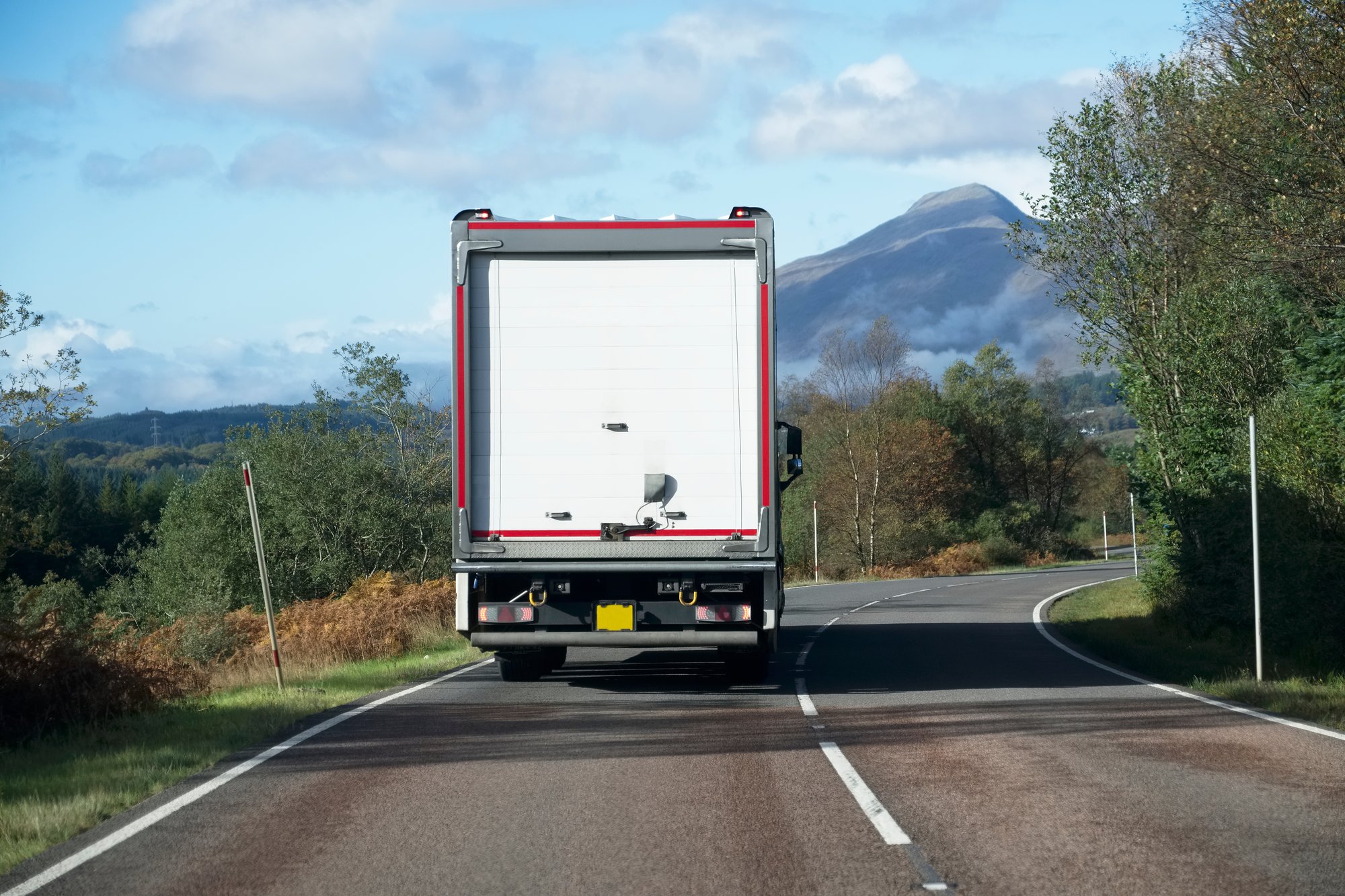 Un chauffeur routier en sécurité grâce à un dispositif pour travailleurs isolés
