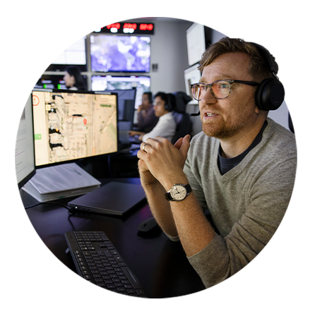 Station de surveillance de la sécurité des travailleurs avec agent en direct