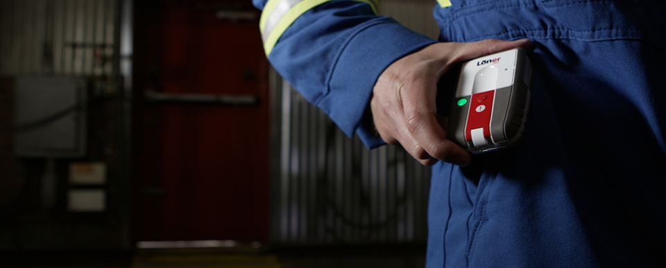 Technologie de surveillance de la sécurité des travailleurs isolés avec alarme « homme à terre »