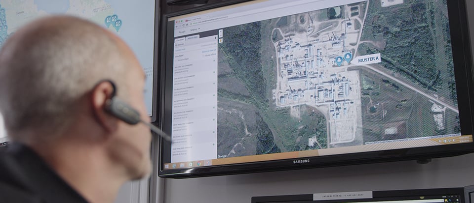 Un détecteur de gaz traditionnel n'aide pas les équipes à évacuer comme le détecteur de gaz sans fil G7 de Blackline.