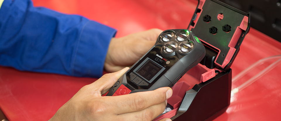 Détecteur de quatre gaz avec station d'accueil